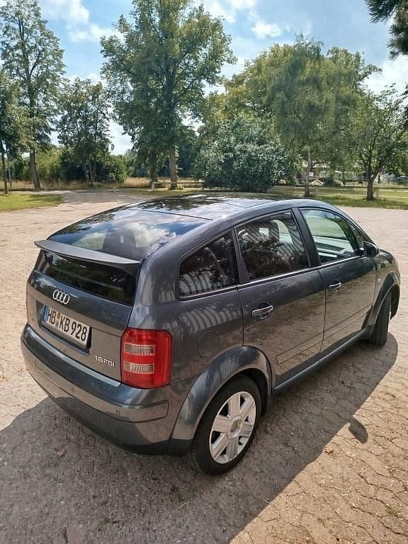 Grau Gebraucht 2002 Audi A2 Kleinwagen | 3.500 € (Superpreis) - Bild 1/4