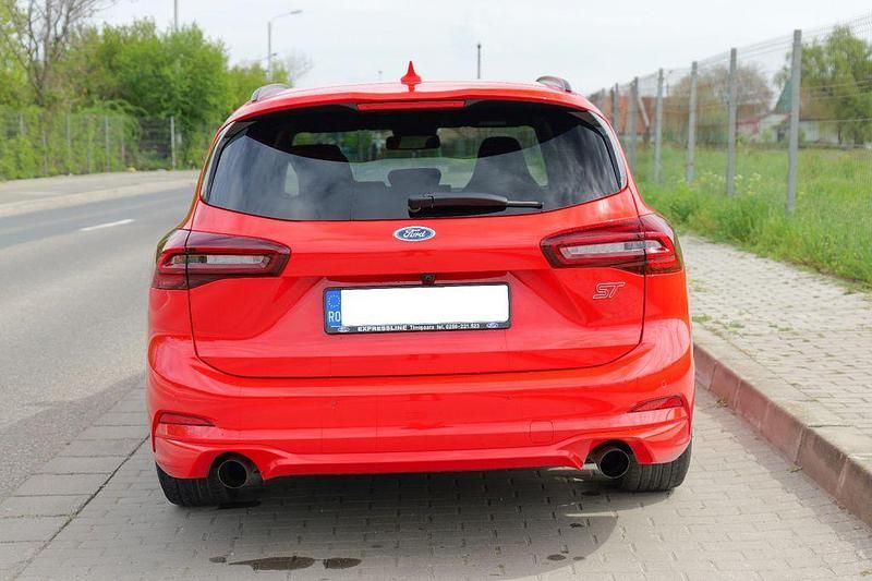 Usado Ford Focus ST 280 CV (205 kW) 2025 Rojo Berlina