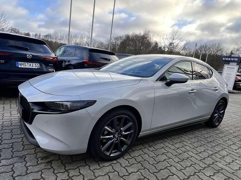 Gebraucht Mazda 3 Exclusive-Line 122 PS (89 kW) 2024 Ceramicweiß metallic Kleinwagen