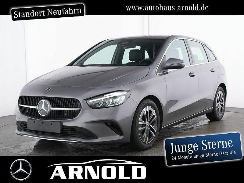 Grau (mountaingrau) Gebraucht 2024 Mercedes B200 Progressive Van / Kleinbus | 30.250 € (Fairer Preis) - Bild 1/4