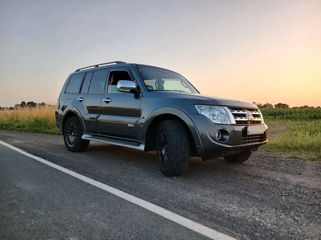 Gebraucht Mitsubishi Pajero Edition 200 PS (147 kW) 2014 Grau SUV