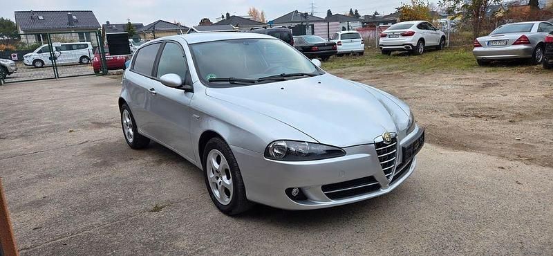 Schwarz Gebraucht 2007 Alfa Romeo 147 Kleinwagen | 2.200 € (Fairer Preis) - Bild 1/4