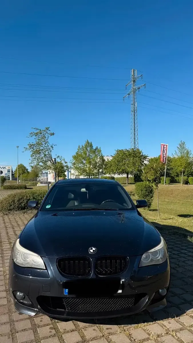 Gebraucht BMW 523 190 PS (139 kW) 2008 Schwarz Limousine