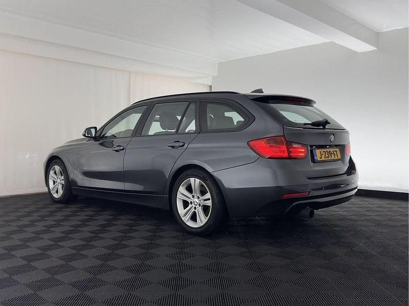Gebraucht BMW 316 Executive 116 PS (85 kW) 2015 Grau Kombi
