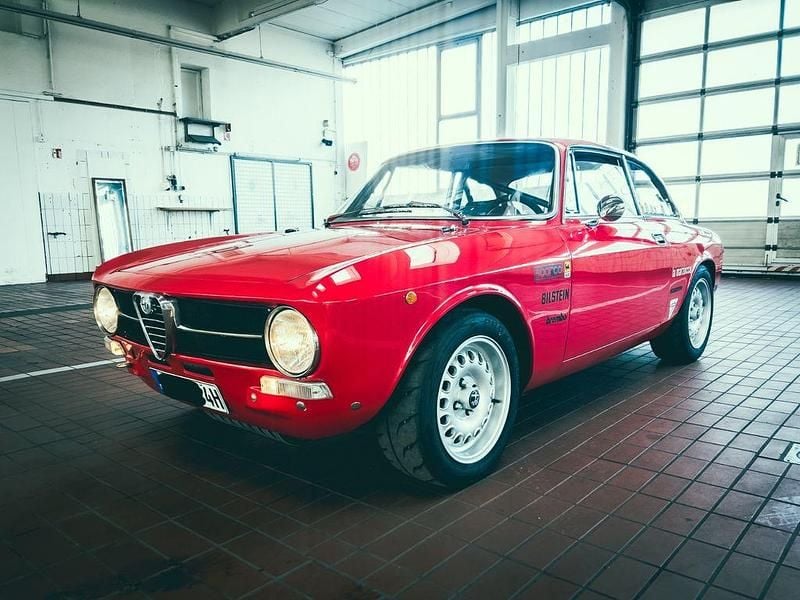 Rot Gebraucht 1972 Alfa Romeo GT Junior Coupé | 37.800 € - Bild 1/4