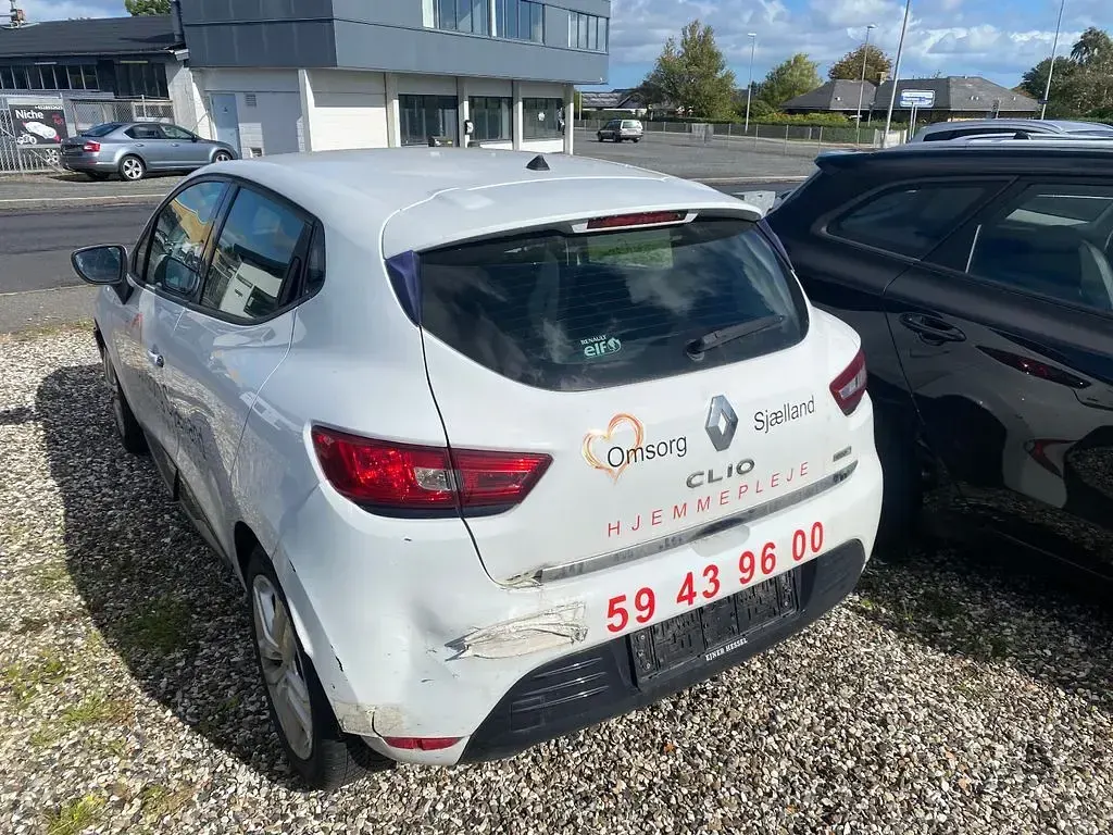 Gebraucht Renault Clio Expression 73 PS (53 kW) 2017 Weiß Van / Kleinbus