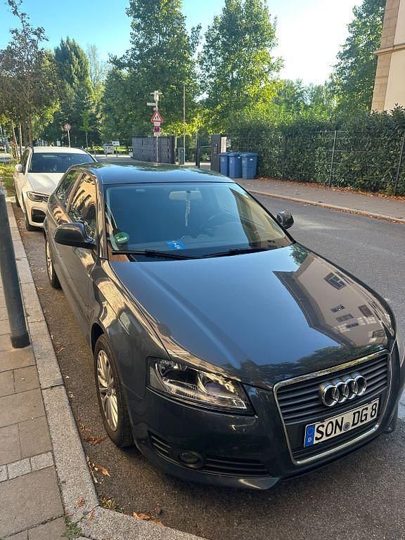 Second-hand Audi A3 Attraction 105 CP (77 kW) 2009 Gri Hatchback