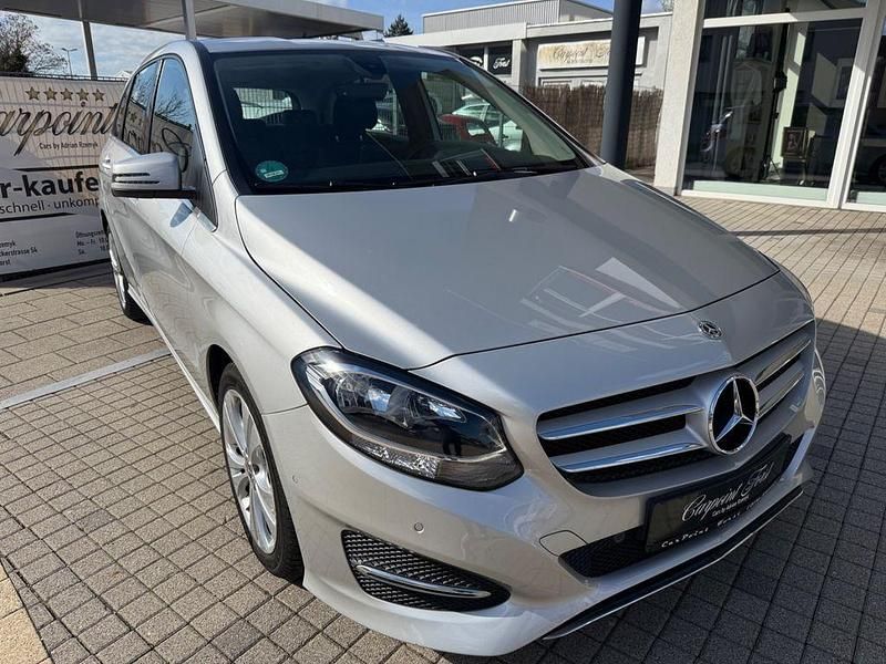Gebraucht Mercedes B180 122 PS (89 kW) 2018 Polarsilber  metalliclack Van / Kleinbus
