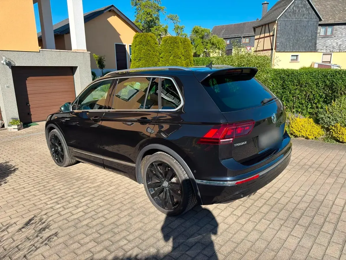 Gebraucht VW Tiguan R-line 180 PS (132 kW) 2018 Schwarz SUV
