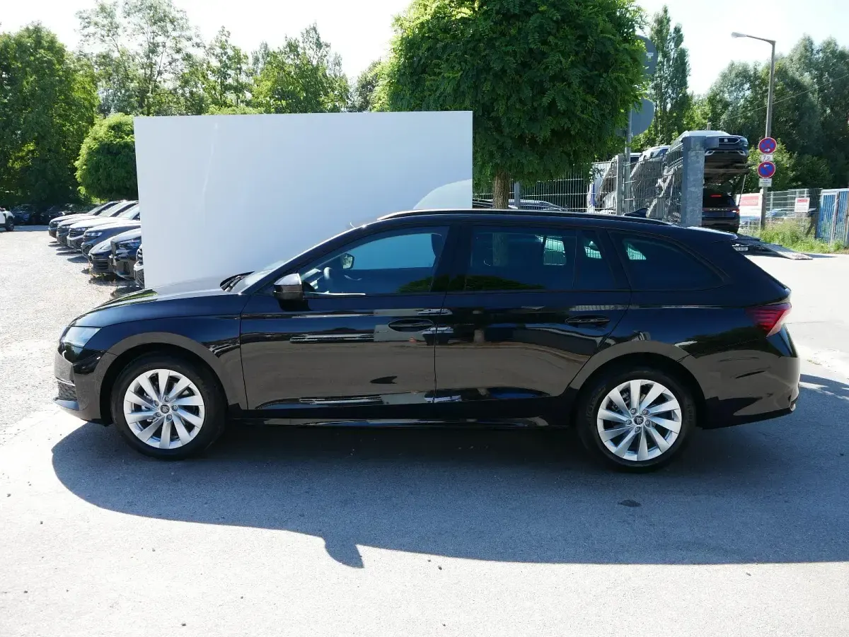Neu Skoda Octavia Selection 116 PS (85 kW) 2026 Blackmagic perleffekt Kombi