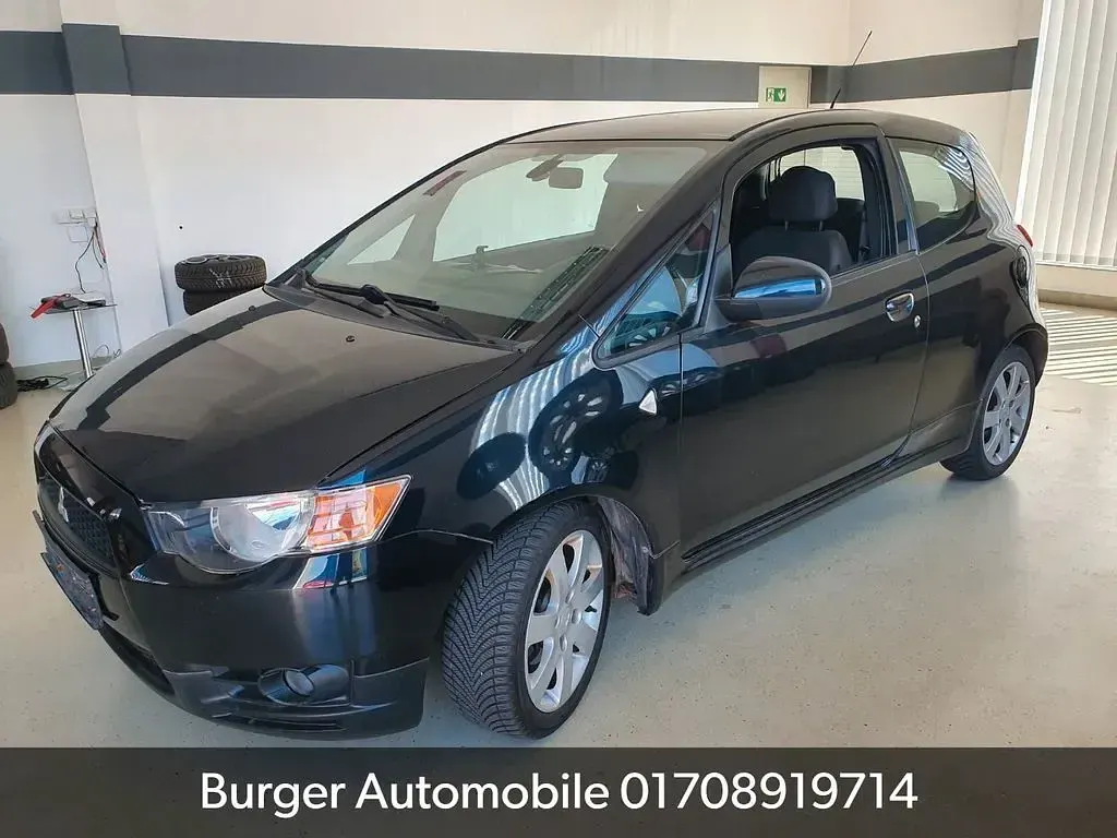Gebraucht Mitsubishi Colt 95 PS (69 kW) 2012 Schwarz Kleinwagen