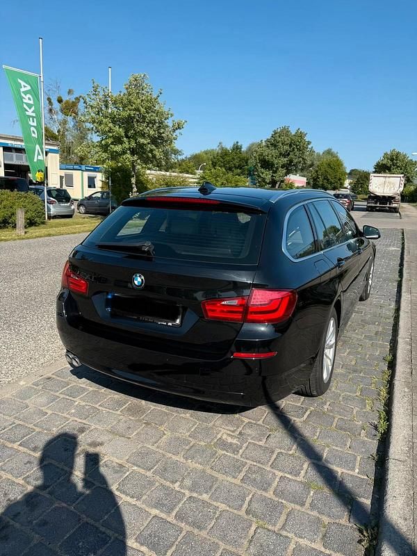Gebraucht BMW 530 258 PS (189 kW) 2011 Schwarz Kombi