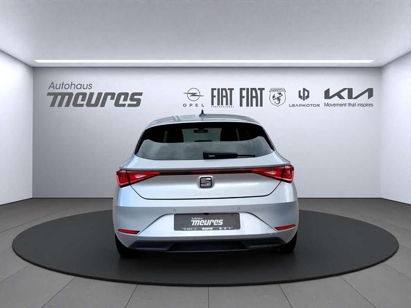 Gebraucht Seat Leon Style 150 PS (110 kW) 2024 Silber Limousine