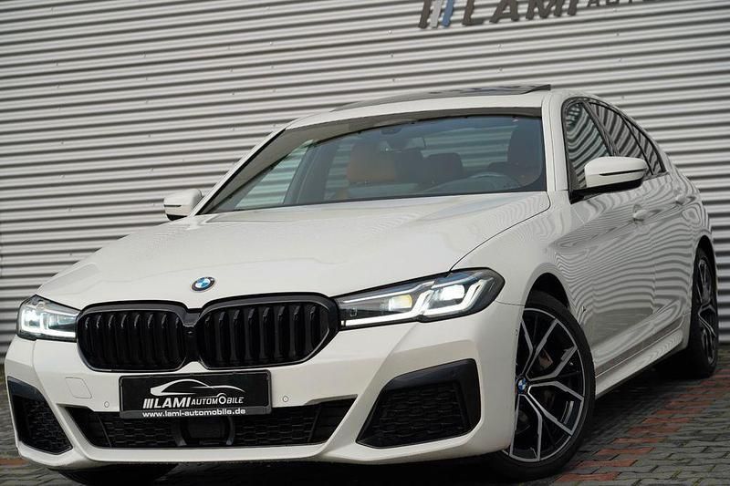 Weiß Gebraucht 2023 BMW 530 M Sport Limousine | 42.999 € (Fairer Preis) - Bild 1/4