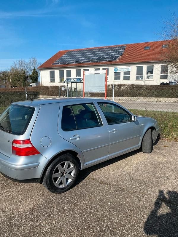 Usado VW Golf 101 HP (74 kW) 2003 Cinzento Coupé