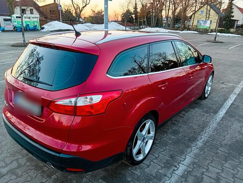 Gebraucht Ford Focus 2011 Rot Kombi