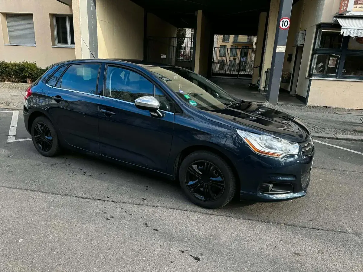 Gebraucht Citroën C4 PureTech 130 PS (95 kW) 2015 Schwarz Limousine