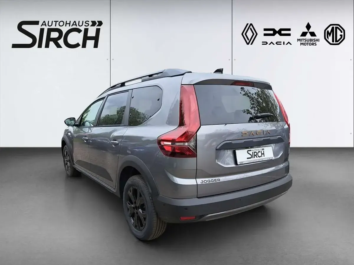 Neu Dacia Jogger Extreme 141 PS (103 kW) 2026 Dolomitgrau Van / Kleinbus