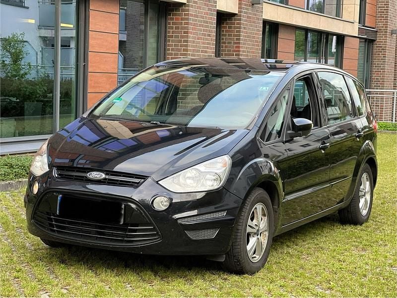 Schwarz Gebraucht 2011 Ford S-MAX S Van / Kleinbus | 5.000 € (Superpreis) - Bild 1/4
