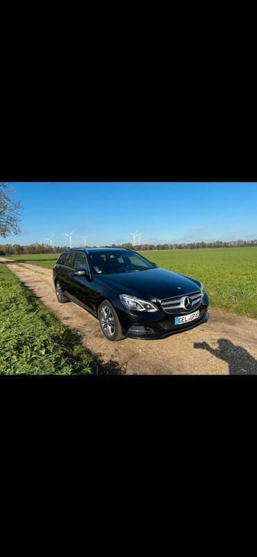 Schwarz Gebraucht 2016 Mercedes E220 Avantgarde Kombi | 14.999 € (Fairer Preis) - Bild 1/4