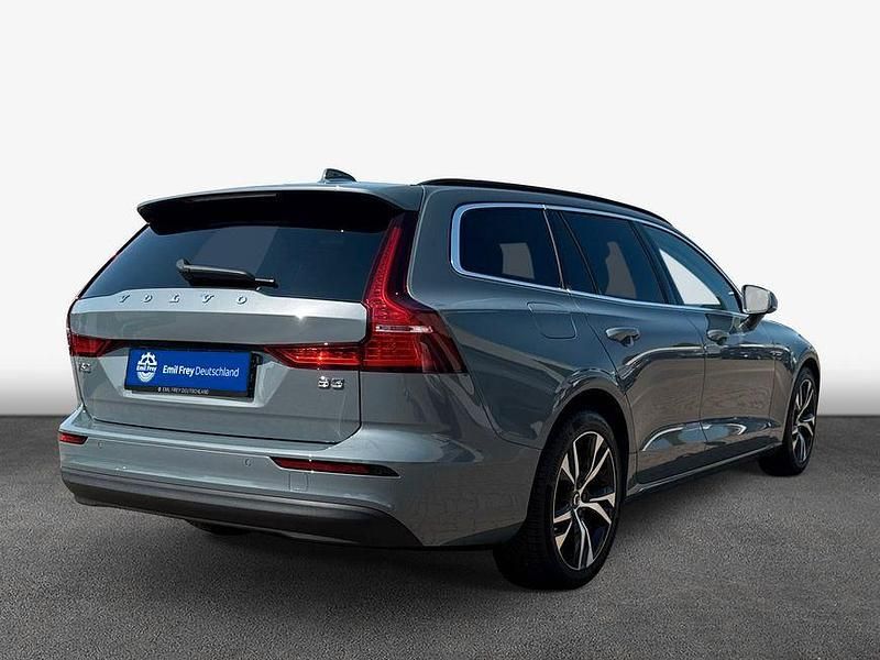 Gebraucht Volvo V60 Core 163 PS (119 kW) 2024 Grau Kombi