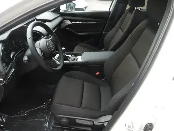Neu Mazda 3 Exclusive-Line 140 PS (102 kW) 2026 Arctic white Limousine