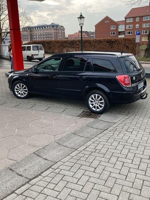Gebraucht Opel Astra Edition 90 PS (66 kW) 2008 Schwarz Limousine