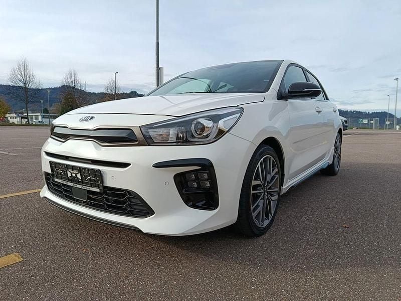 Weiß Gebraucht 2021 Kia Rio GT-Line Limousine | 14.900 € (Guter Preis) - Bild 1/4