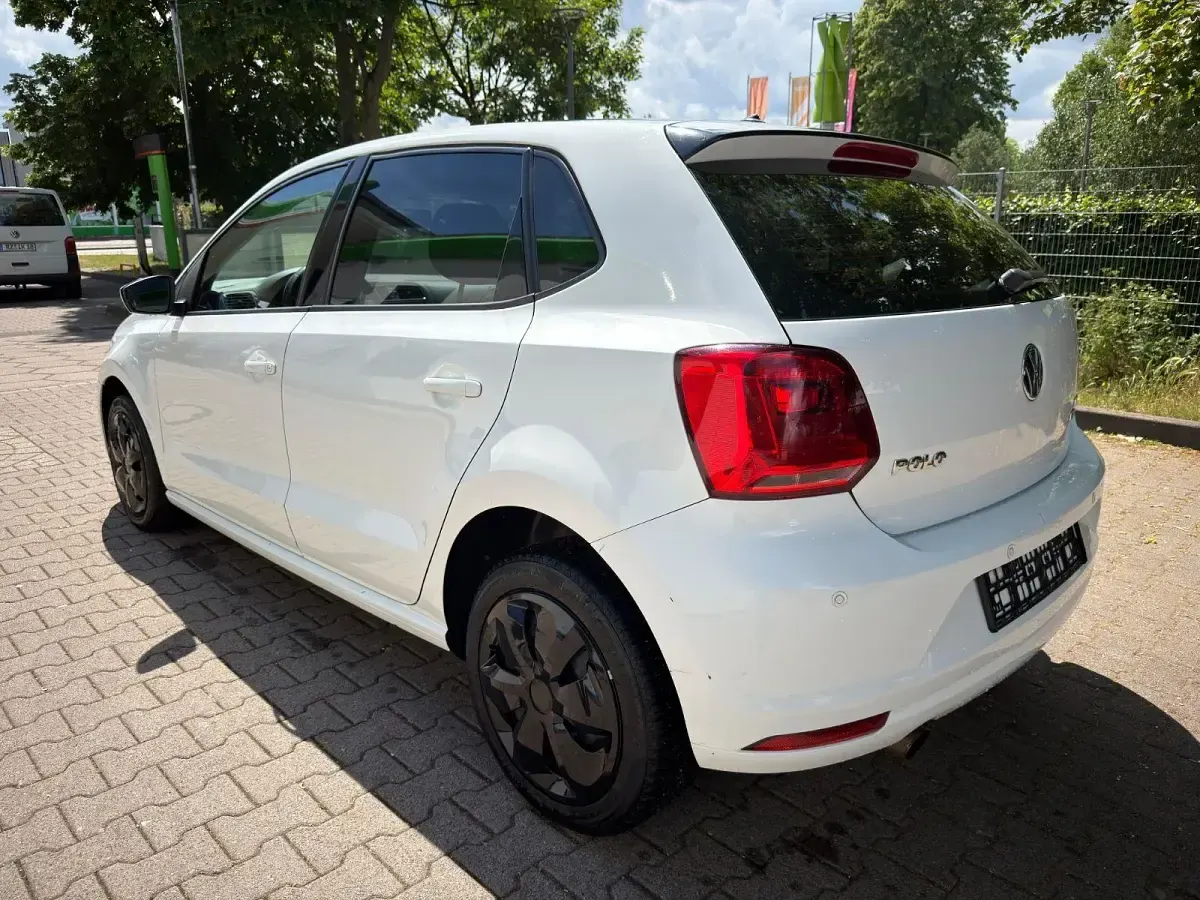 Gebraucht VW Polo 90 PS (66 kW) 2016 Weiß Kleinwagen