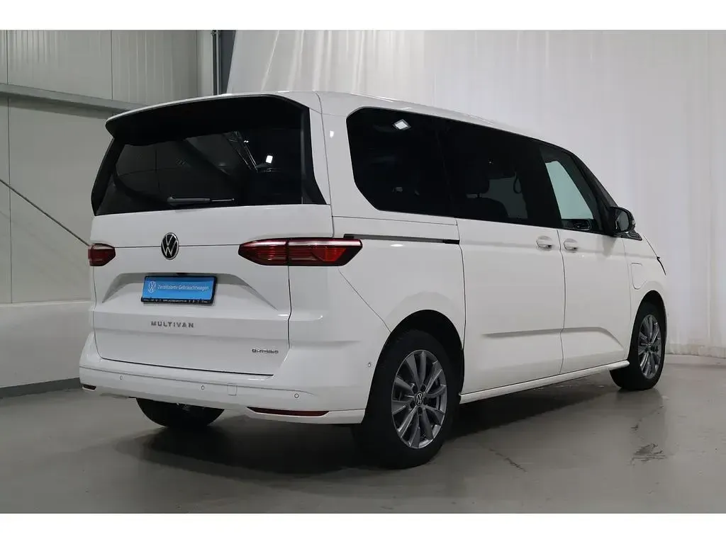 Gebraucht VW Multivan Energetic 218 PS (160 kW) 2023 Weiß Van / Kleinbus