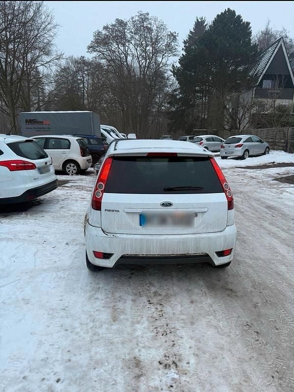 Gebraucht Ford Fiesta 69 PS (50 kW) 2008 Weiß Kleinwagen