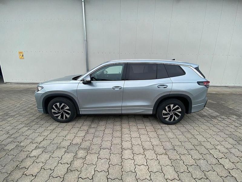 Gebraucht VW Tayron 150 PS (110 kW) 2025 Silber SUV