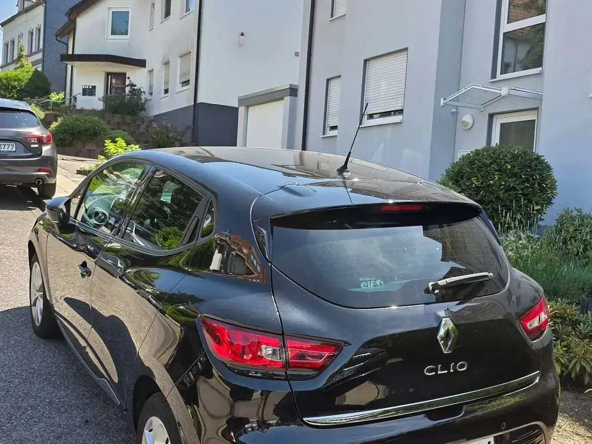 Gebraucht Renault Clio LIMITED 90 PS (66 kW) 2017 Schwarz Kleinwagen