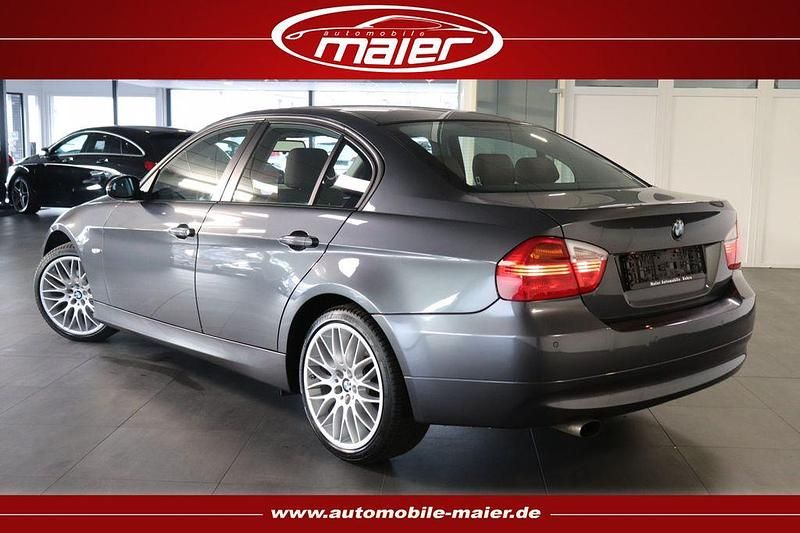 Gebraucht BMW 318 129 PS (94 kW) 2007 Grau Limousine