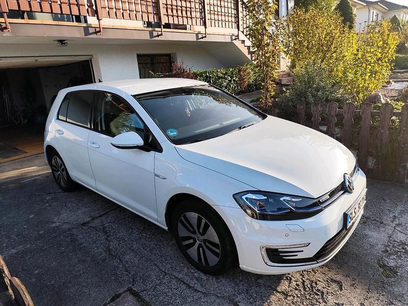 Weiß Gebraucht 2020 VW e-Golf Kleinwagen | 14.950 € (Fairer Preis) - Bild 1/4