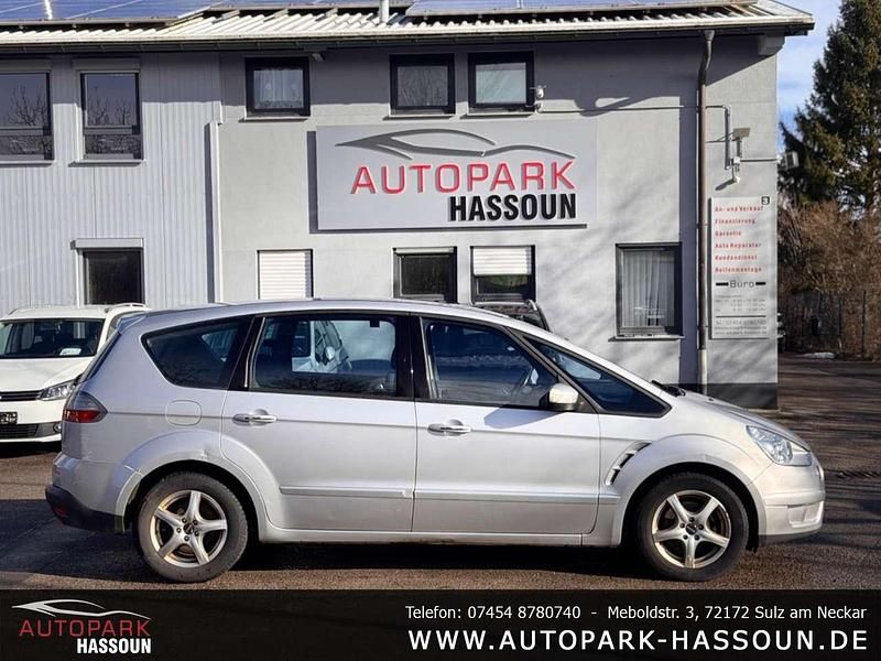 Gebraucht Ford S-MAX Titanium 140 PS (102 kW) 2009 Polarsilber Van / Kleinbus