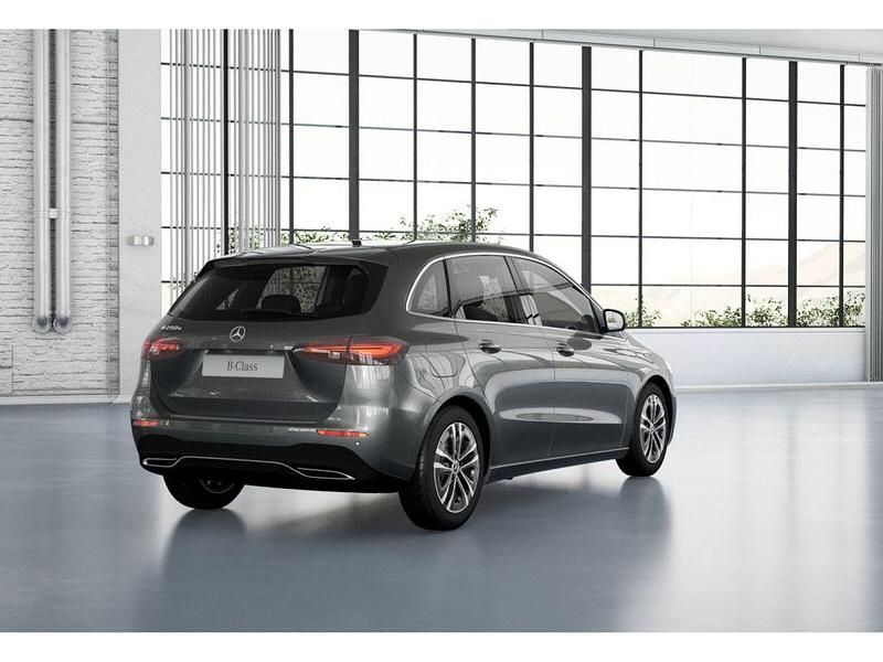 Gebraucht Mercedes B250e Advanced 163 PS (119 kW) 2024 Grau / mountaingrau Van / Kleinbus