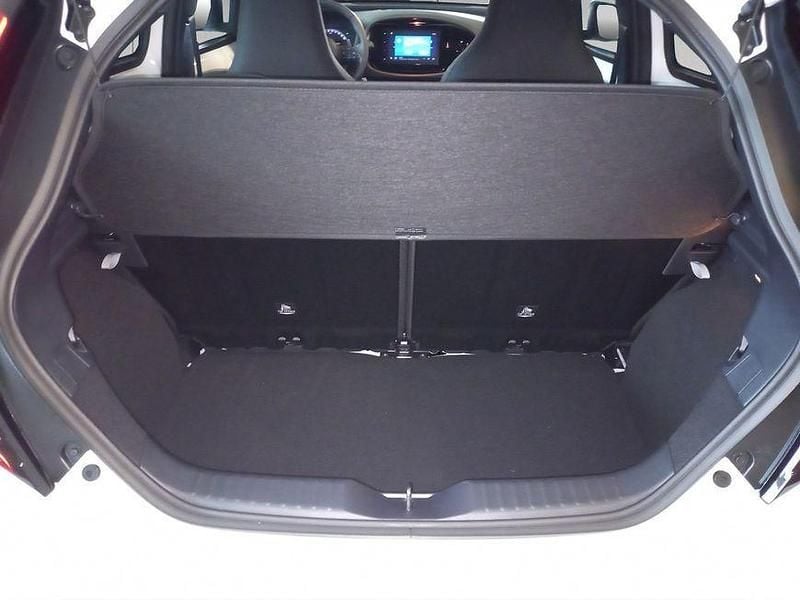 Neu Toyota Aygo X Business Edition 72 PS (52 kW) 2025 Schneeweiß SUV