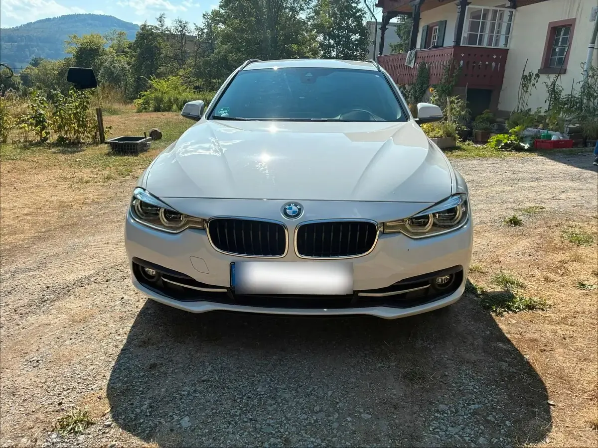 Gebraucht BMW 320 184 PS (135 kW) 2019 Weiß Kombi