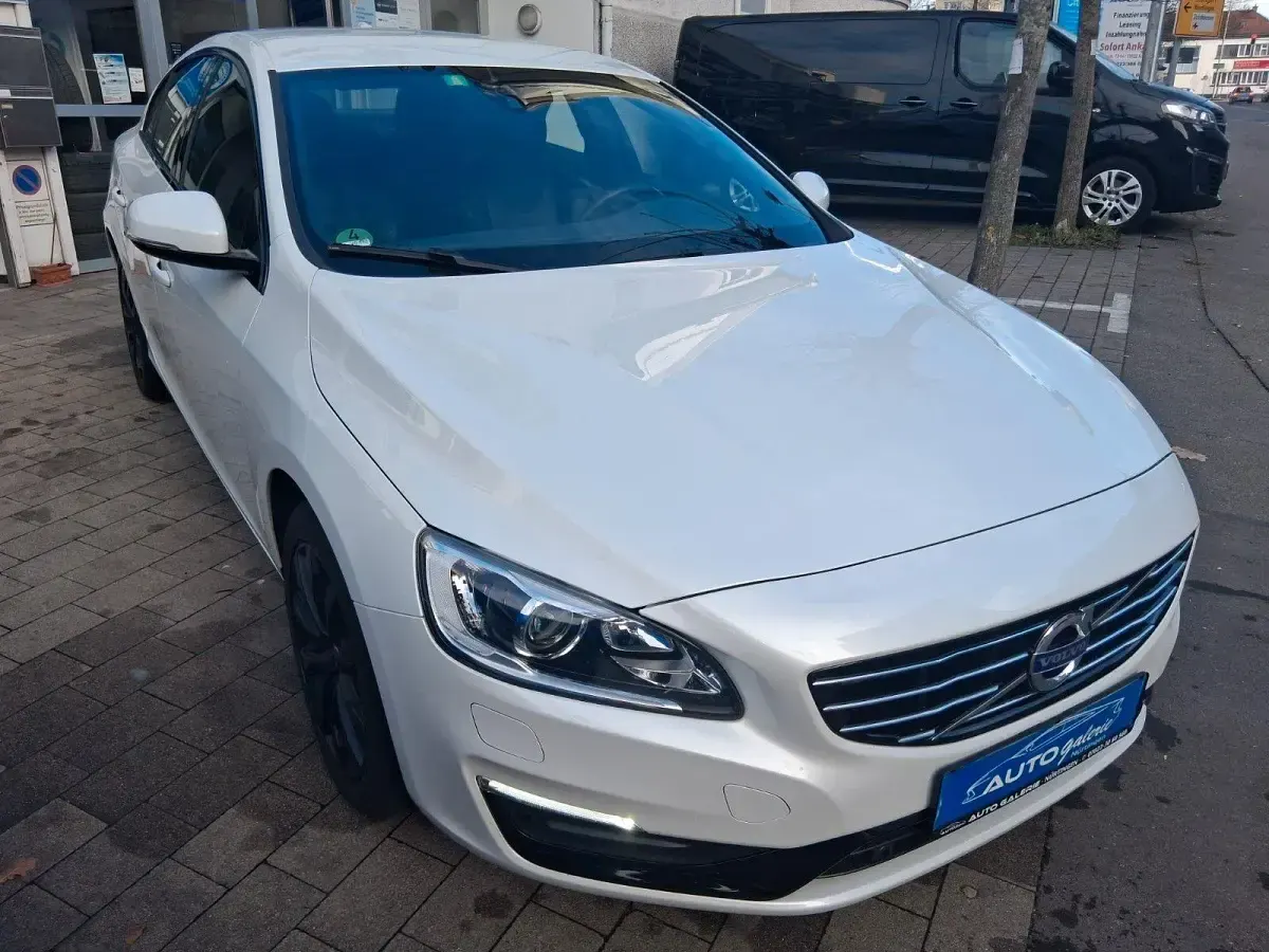Gebraucht Volvo S60 Linje Svart 190 PS (139 kW) 2018 Weiß Limousine