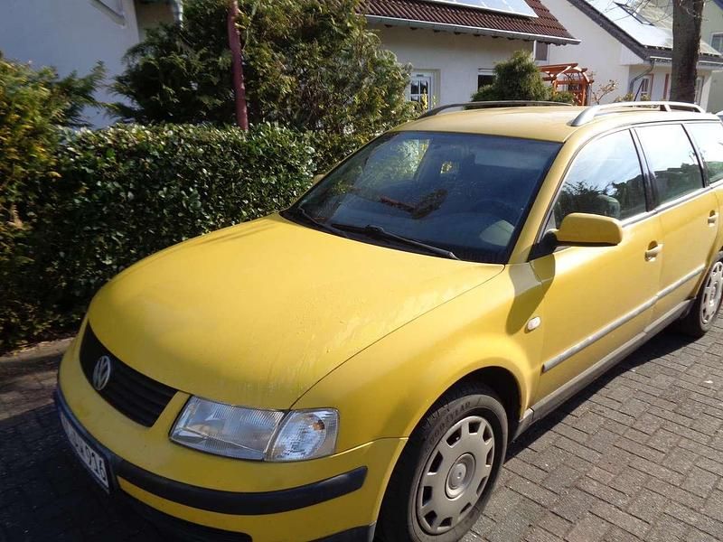 Gebraucht VW Passat 90 PS (66 kW) 1999 Gelb Kombi