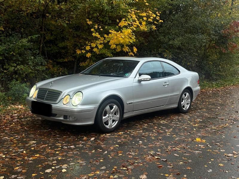 Silber Gebraucht 2001 Mercedes CLK320 Avantgarde Coupé | 4.200 € (Superpreis) - Bild 1/4