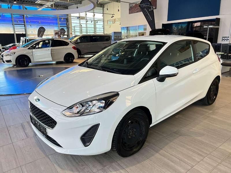 Gebraucht Ford Fiesta Trend 71 PS (52 kW) 2017 Frostweiß Kleinwagen
