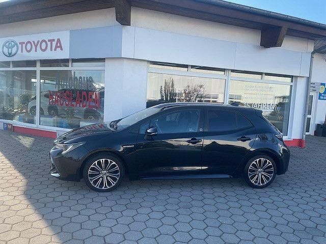 Gebraucht Toyota Corolla Hybrid Team 122 PS (89 kW) 2021 Schwarz Limousine