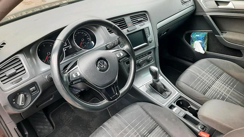 Grau Gebraucht 2015 VW Golf VII Kleinwagen | 7.900 € (Superpreis) - Bild 1/4