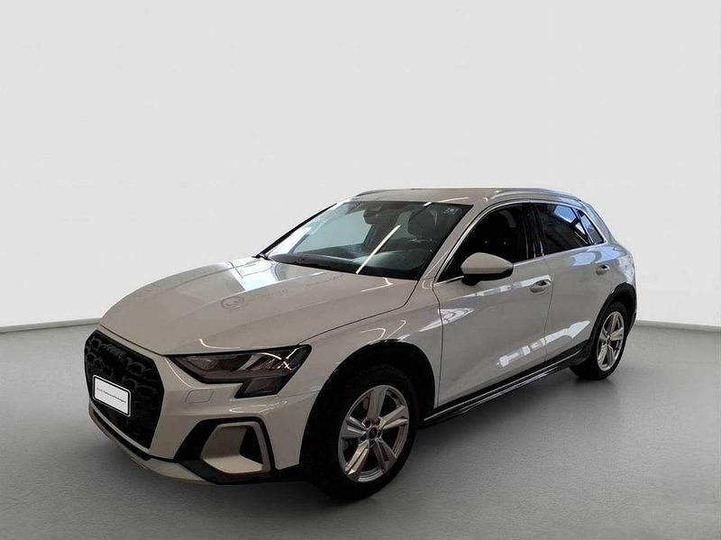 Gebraucht Audi A3 Ambiente 150 PS (110 kW) 2025 Weiß Limousine