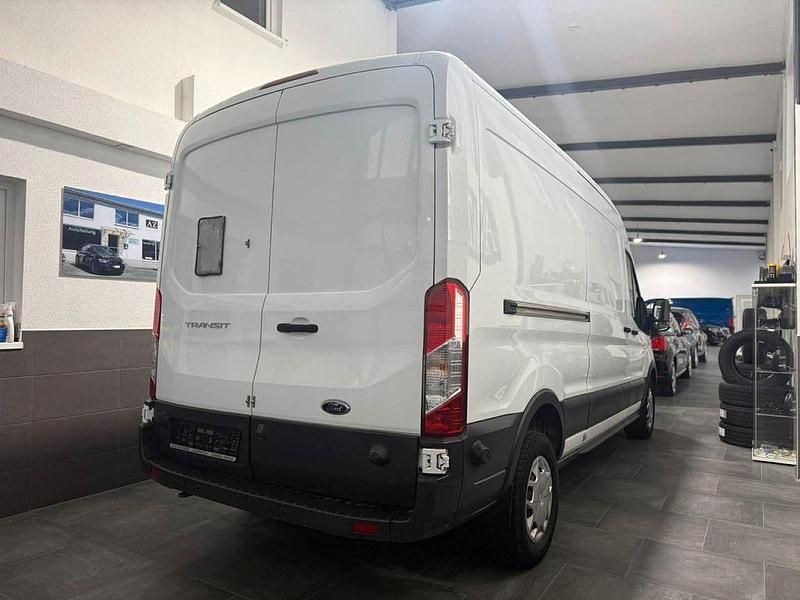 Gebraucht Ford Transit Trend 131 PS (96 kW) 2019 Weiß Limousine