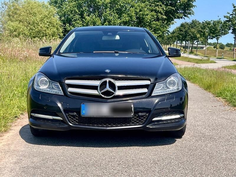 Schwarz Gebraucht 2011 Mercedes C180 Coupé | 9.500 € - Bild 1/4