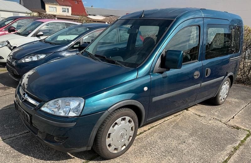 Second-hand Opel Combo 93 CP (68 kW) 2009 Verde Monovolum