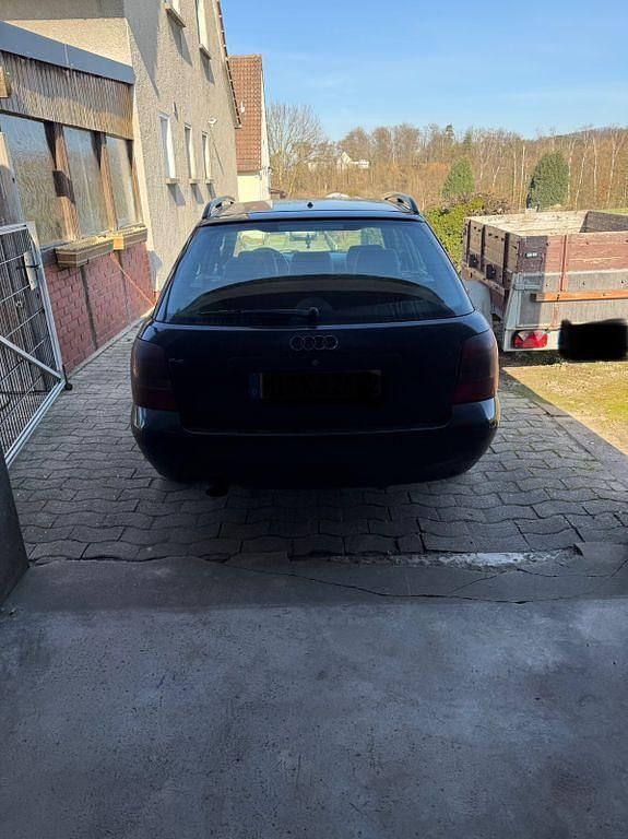 Gebraucht Audi A4 125 PS (91 kW) 1999 Schwarz Kombi